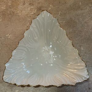 Elegant White and Gold Trimmed Dish